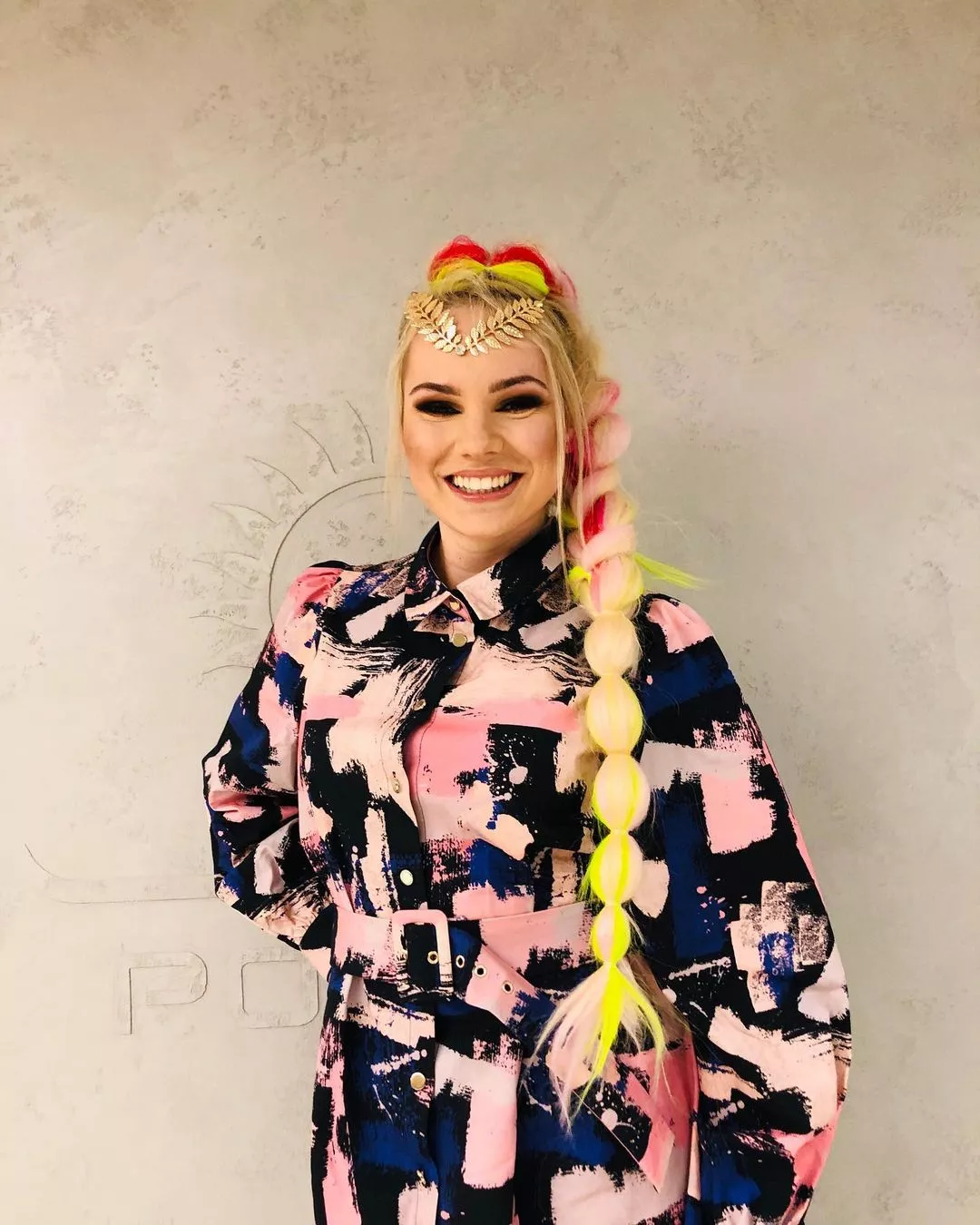 Oszałamiająca stylizacja Artystki disco polo wzbudza emocje fanów! Hitem jest to, co ma na głowie!